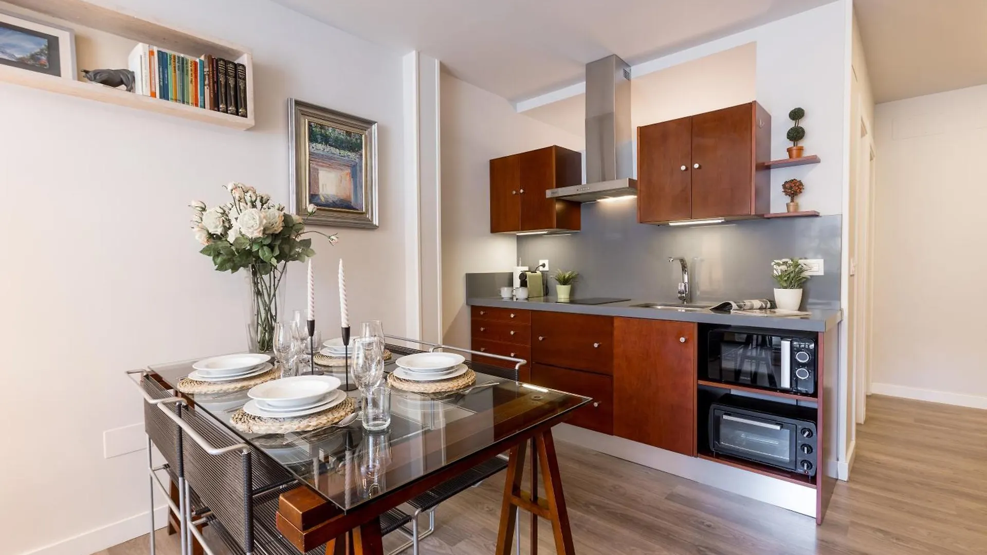 Inmyhome Puerta Real Granada 0*,  Spain